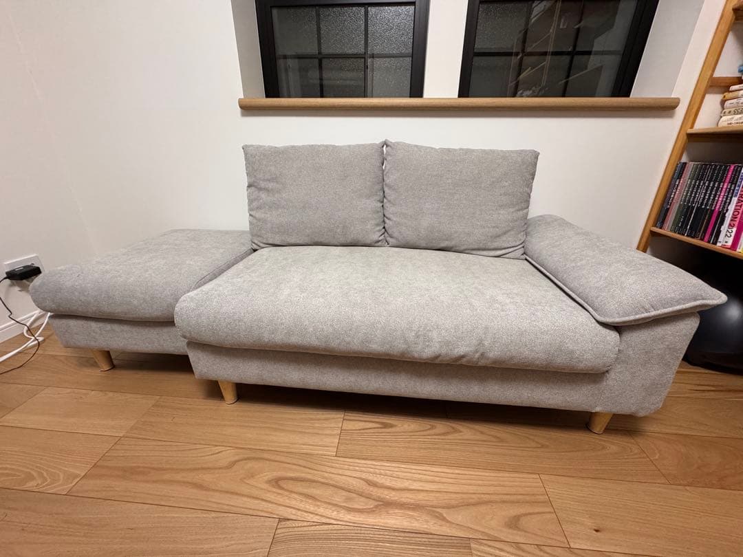 ライトグレー ファブリック 2人掛けソファ