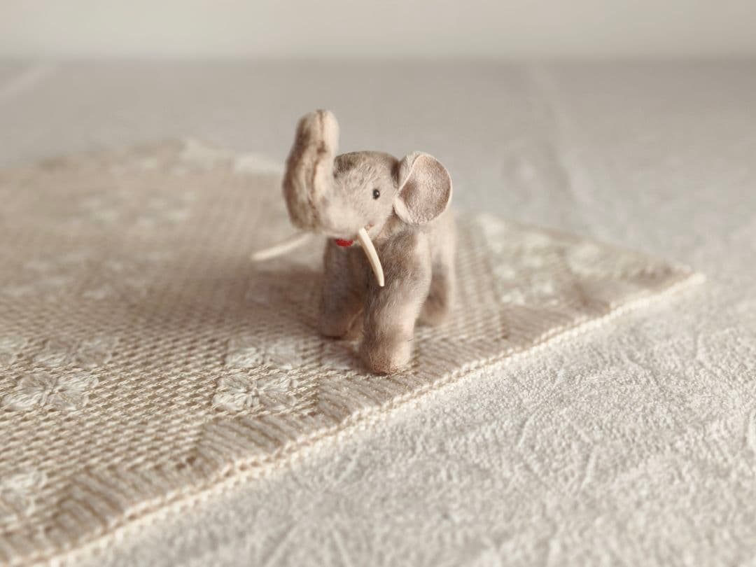 * vintage elephant ❀ * もふもふ 小さな 象さん