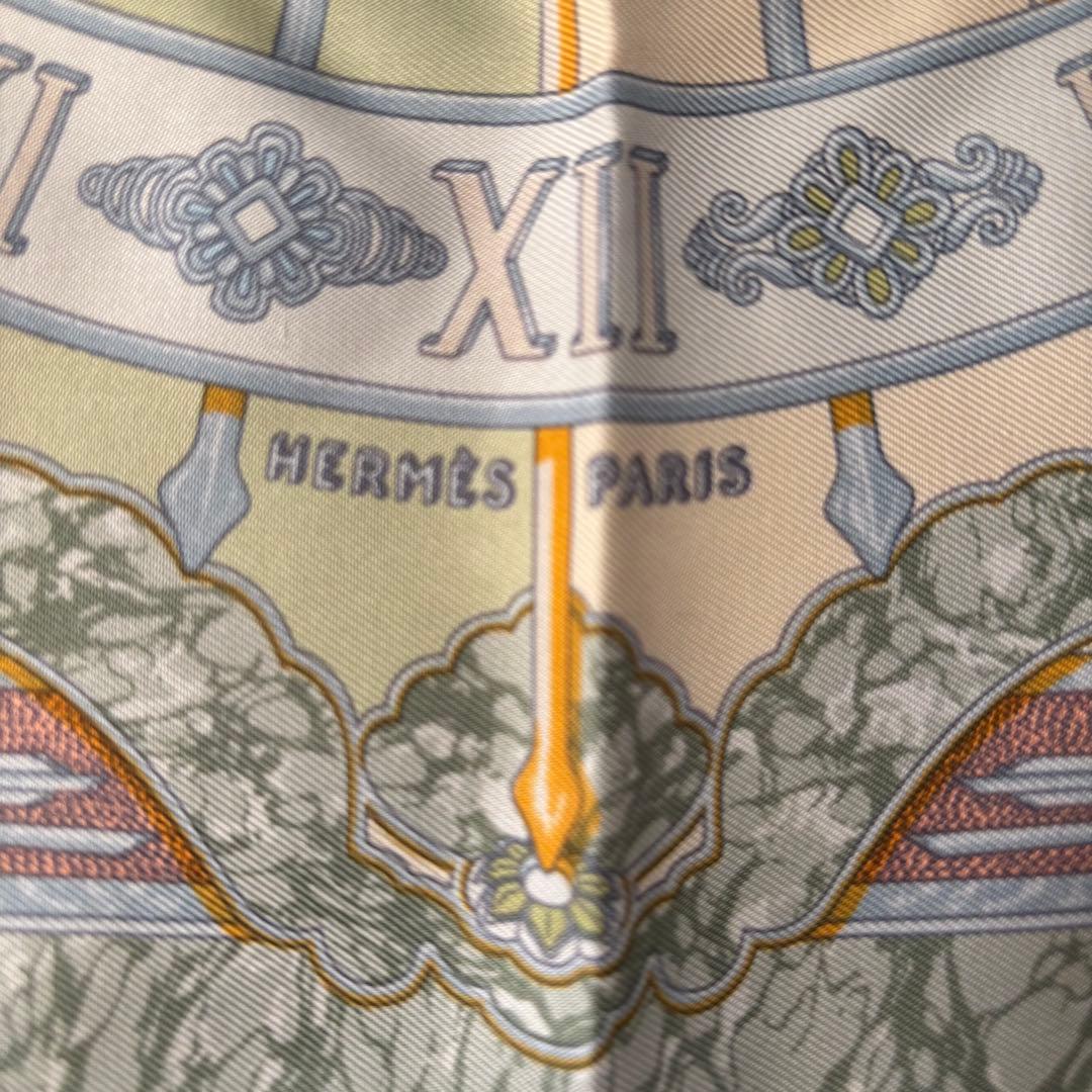 【希少・極美品】HERMES エルメス 栄光の日 プチカレ スカーフ　お値下げ中