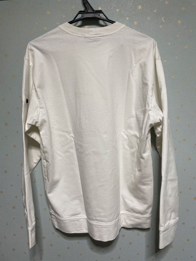 ホワイト 長袖カットソー 袖ボタン付き　STONE