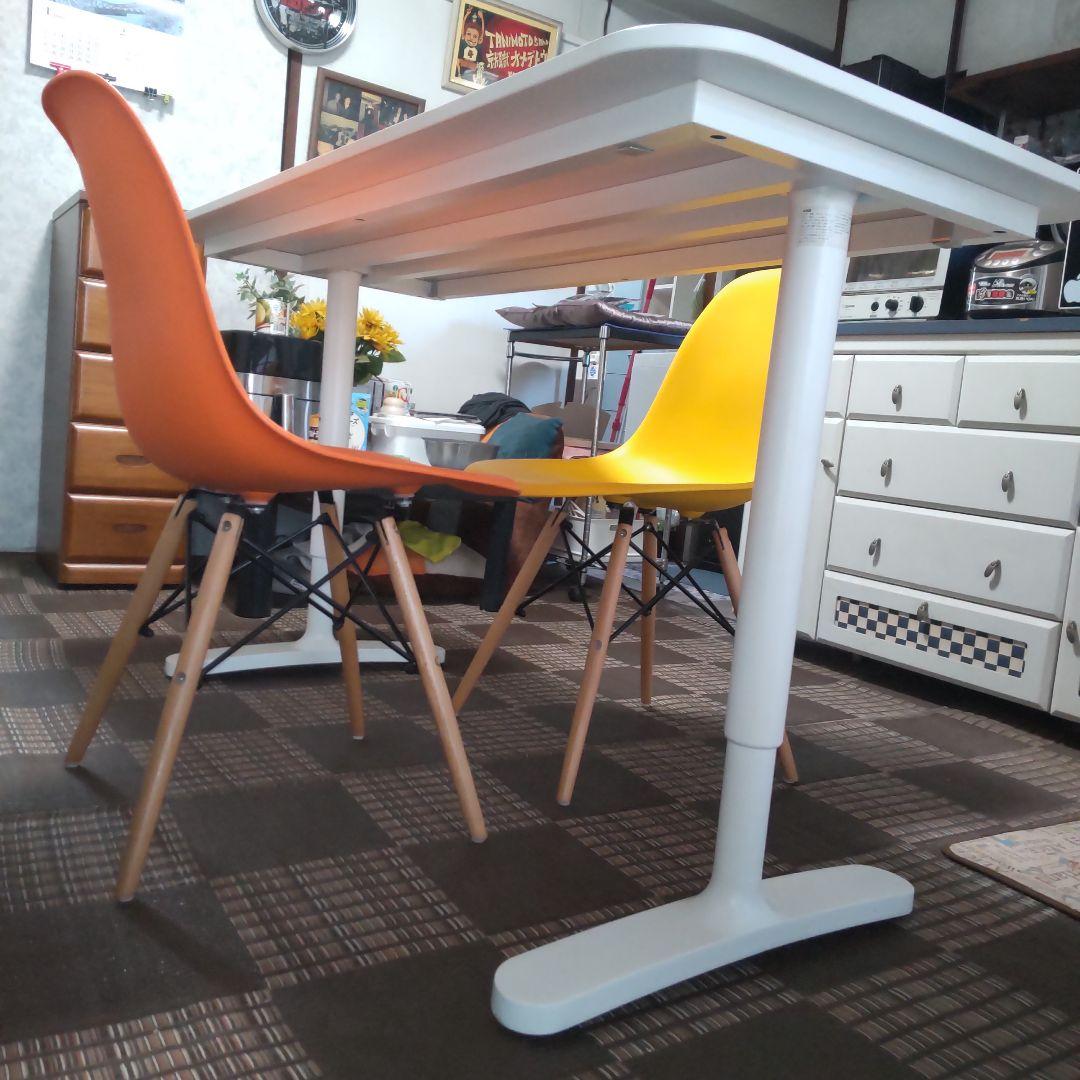 IKEA 上下伸縮テーブルBEKANTと椅子