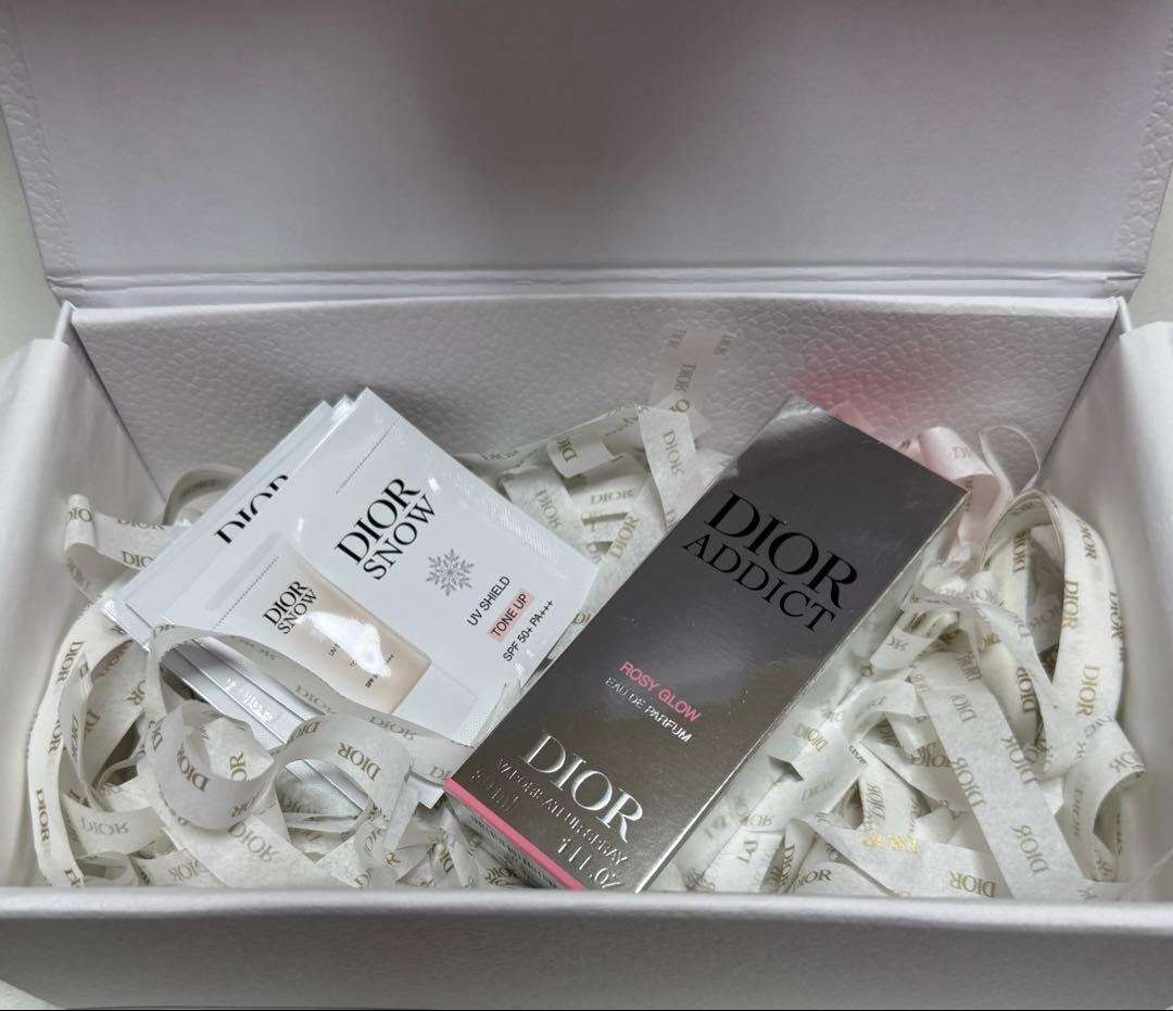 新品　ディオール アディクト ロージー グロウ オードゥ パルファン 30ml