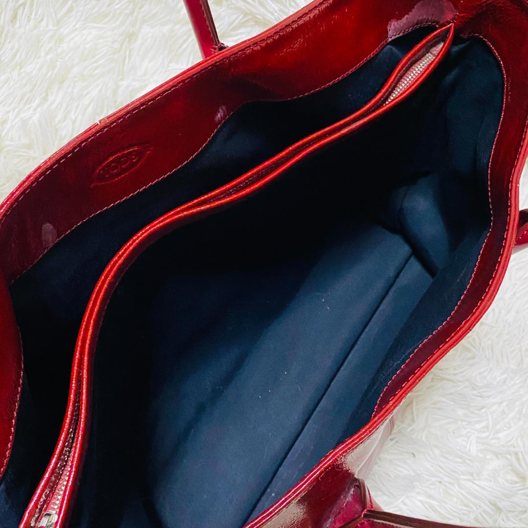 TOD'S トッズ トートバッグ エナメルレザー A4 肩がけ 大容量 赤