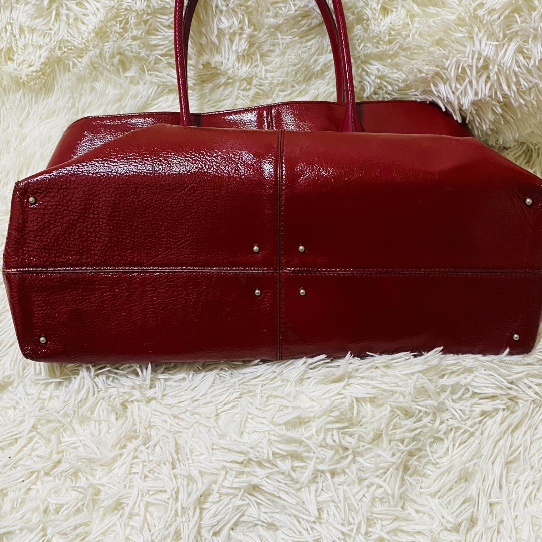 TOD'S トッズ トートバッグ エナメルレザー A4 肩がけ 大容量 赤