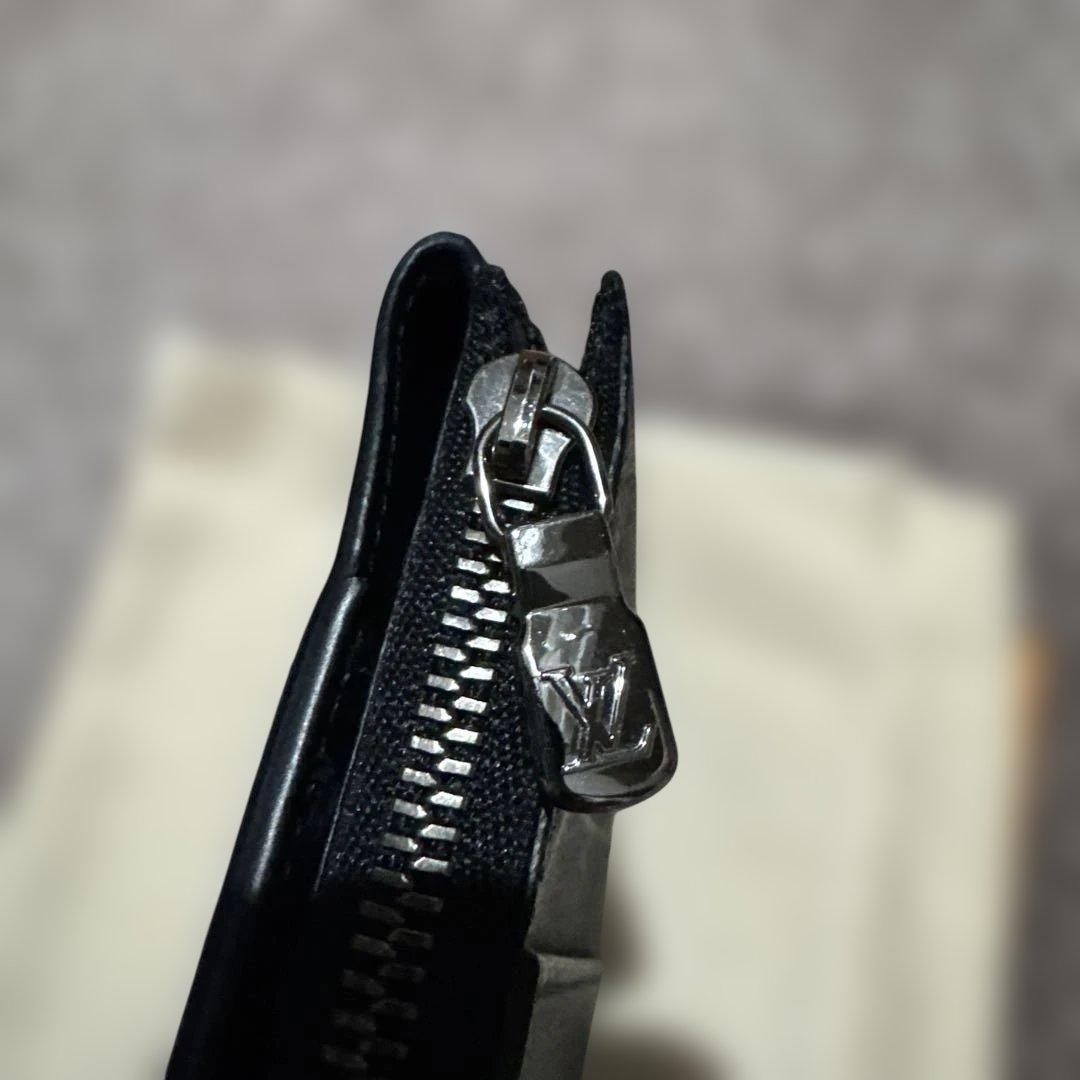 ルイヴィトン モノグラム エクリプス ハイブリッドウォレット 黒