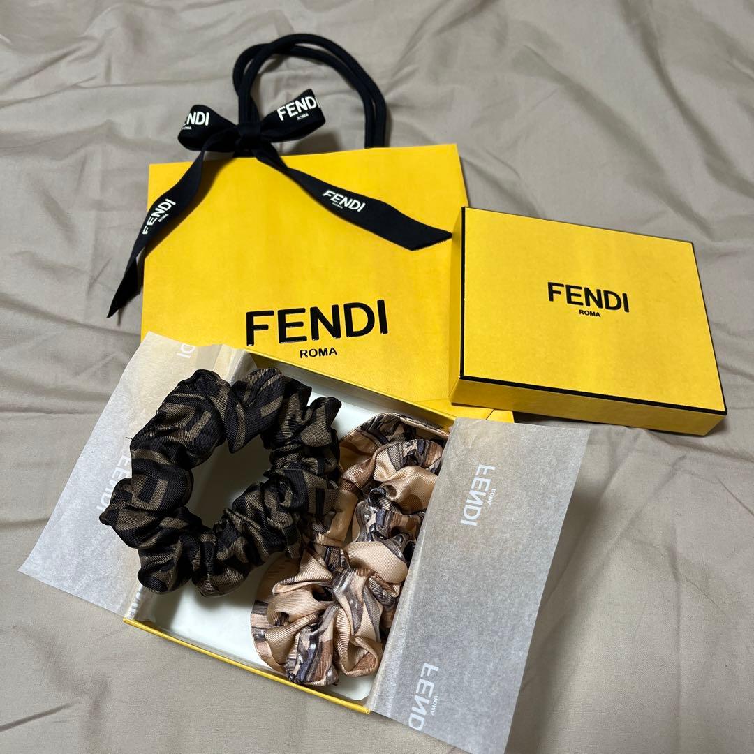 FENDI シュシュ 2個セット　新品