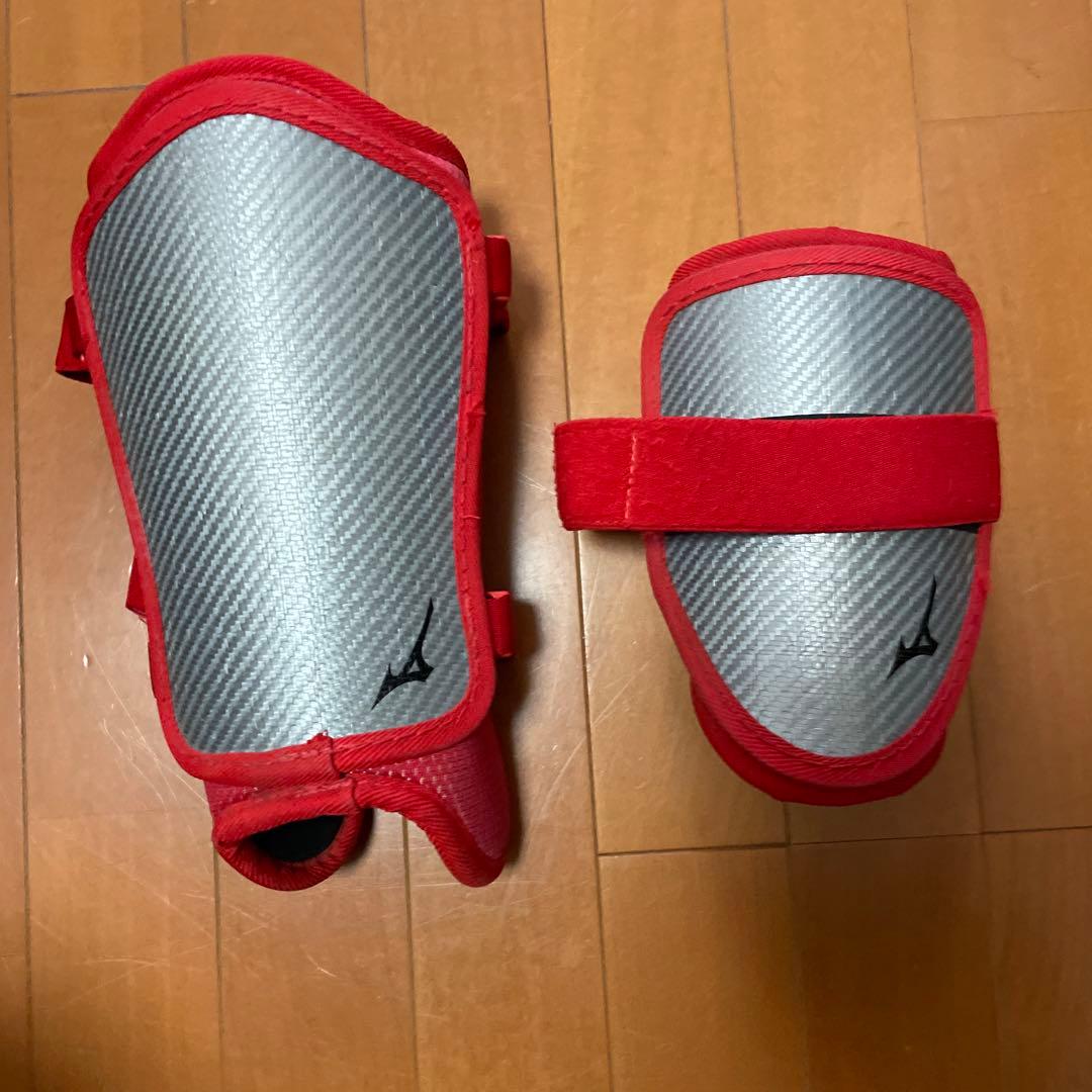 レッド エルボーガード カーボンファイバー風