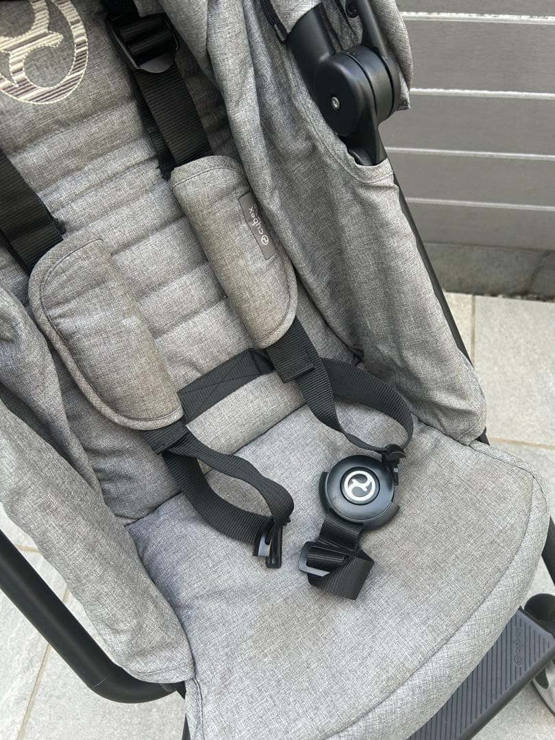 サイベックス　イージーSツイスト　cybex EEZY S TWIST