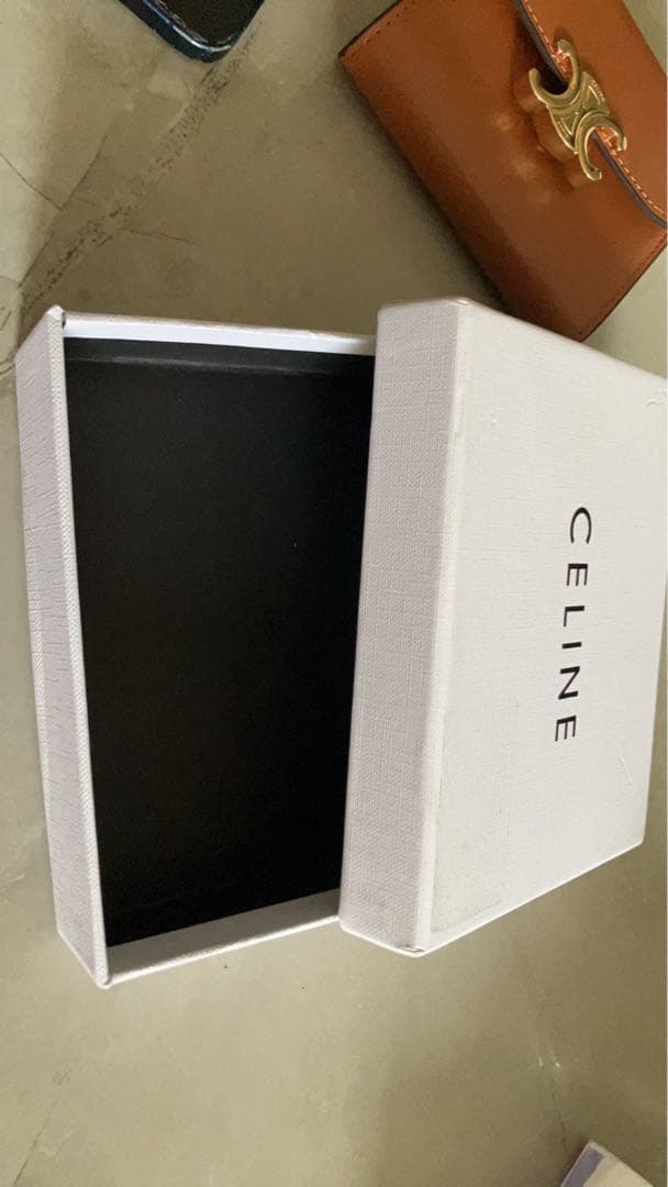 セリーヌトリオン　レザー　三つ折り財布