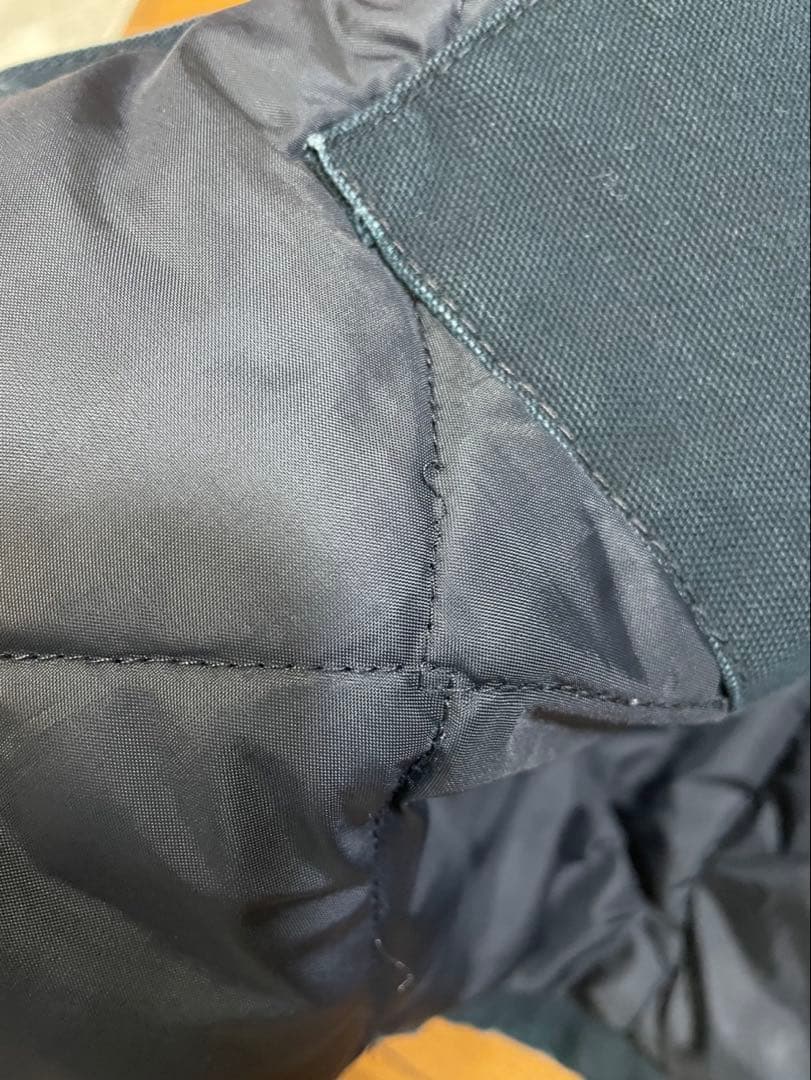 カーハート　トラディショナルジャケット　ブラック短丈　企業ロゴ　フェード　深緑