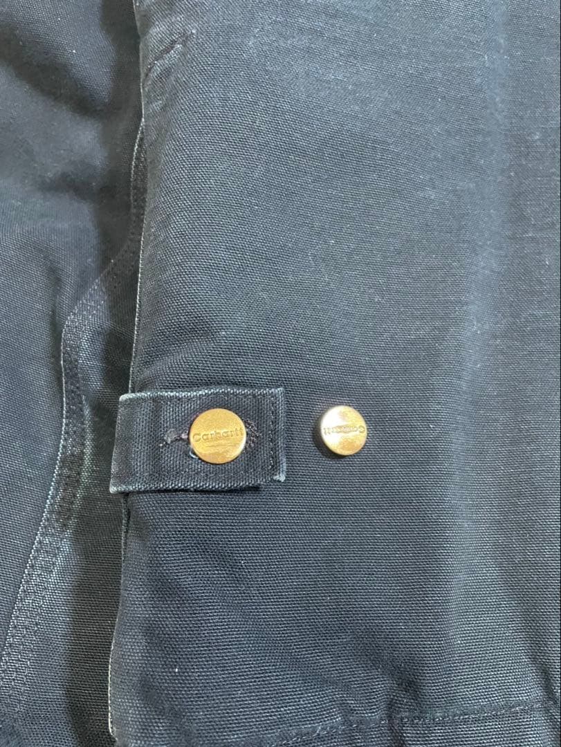 カーハート　トラディショナルジャケット　ブラック短丈　企業ロゴ　フェード　深緑