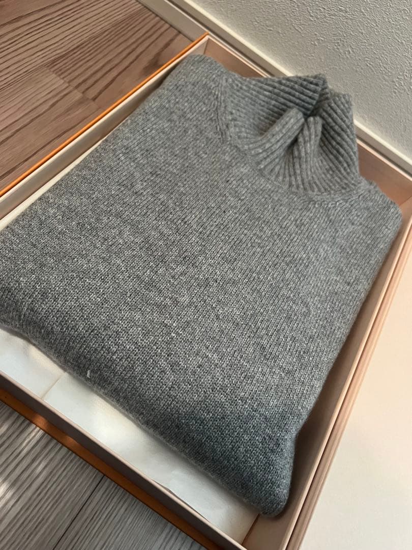 定価30万　新品未使用 LOUIS VUITTON ニット グレー M