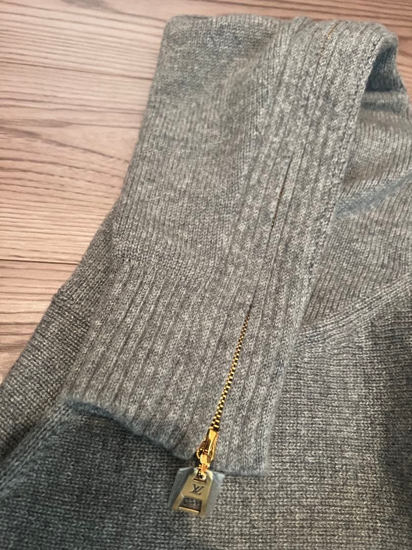定価30万　新品未使用 LOUIS VUITTON ニット グレー M