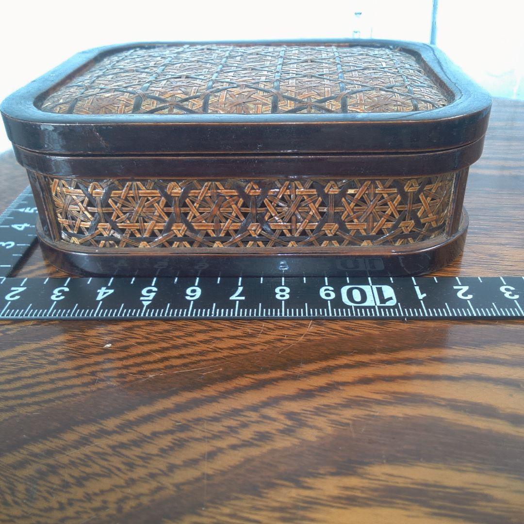 骨董６幾何学模様の木製小物入れ