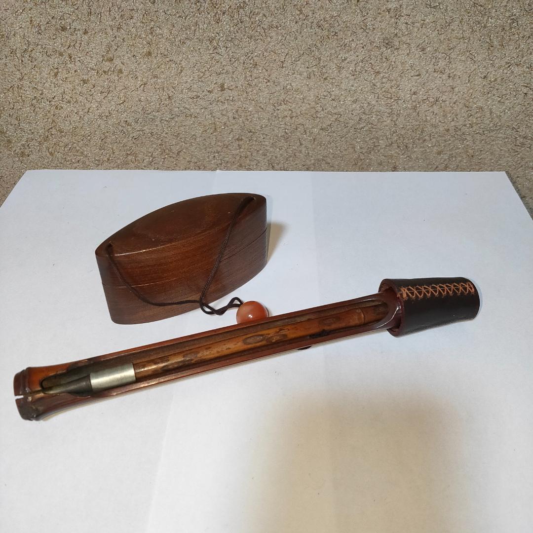 キセル　キセルケース　煙草入れ　古民家　蔵出し　骨董　根付　煙管　煙管入れ　木製