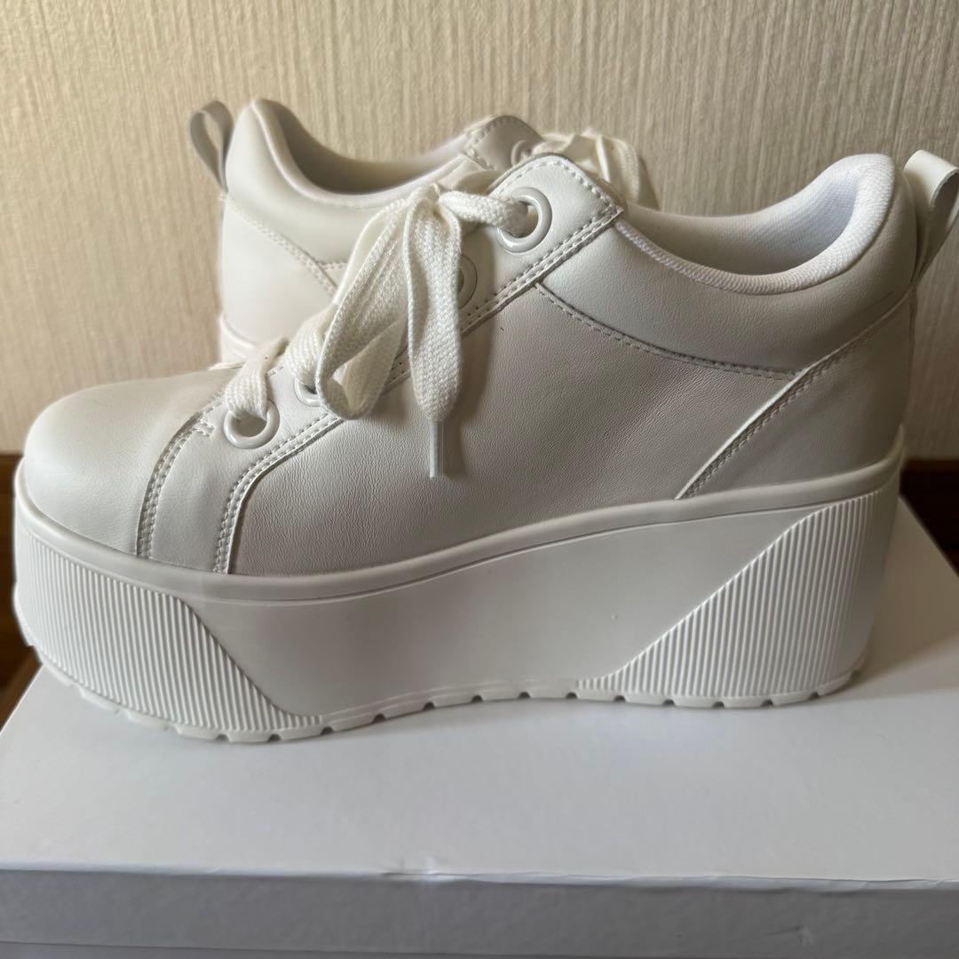 即購入OK！鈴木亜美プロデュース 厚底ホワイトスニーカー L
