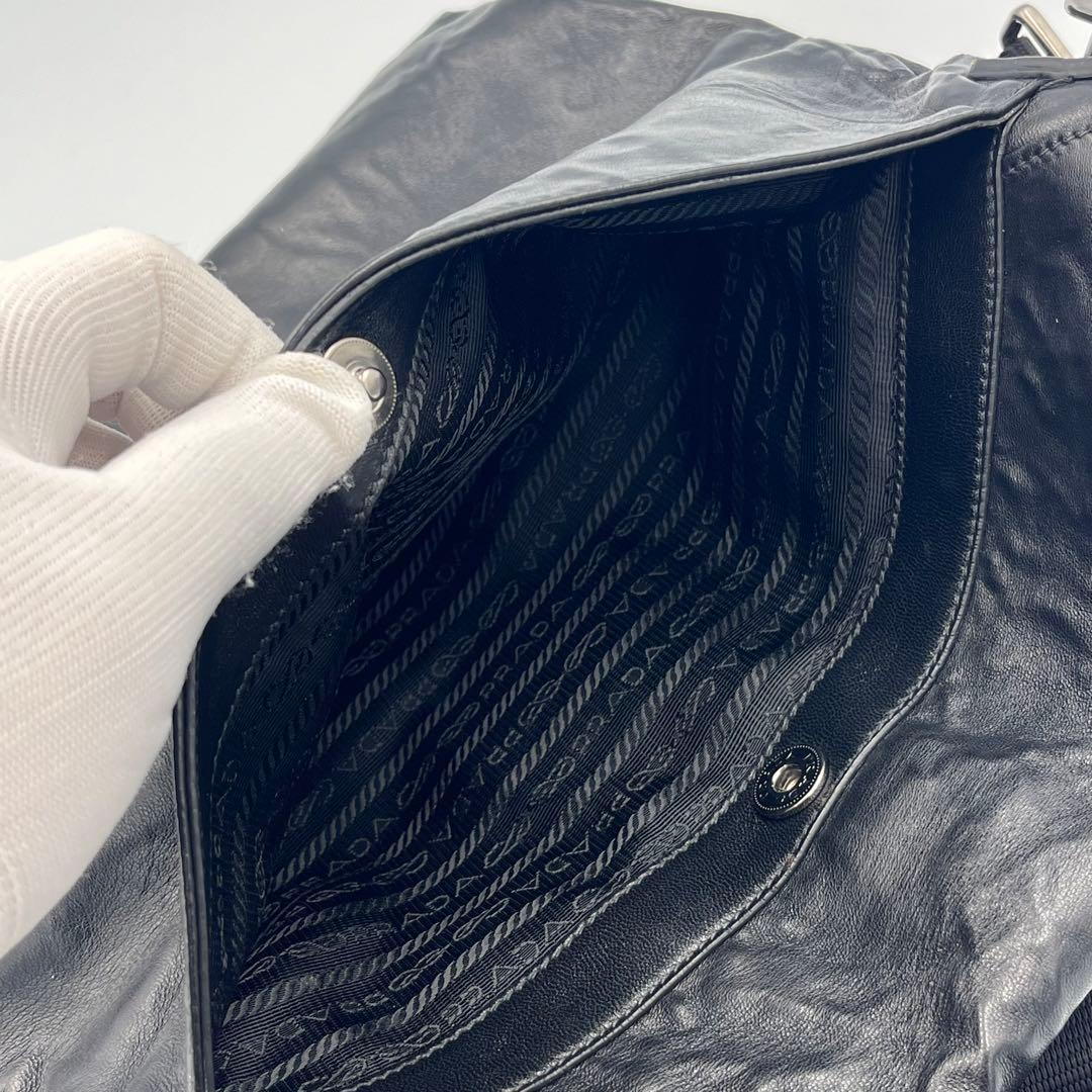 【極美品】PRADA メッセンジャーバッグ　ラムレザー　三角ロゴ　希少アイテム