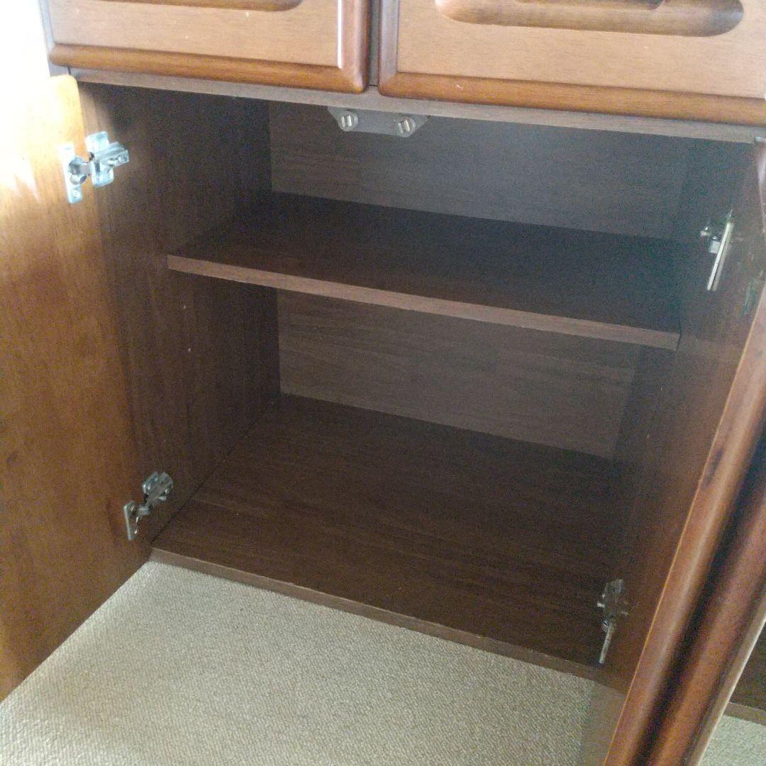 木製4ドアキャビネット 2口コンセント付き　株式会社又七木工社