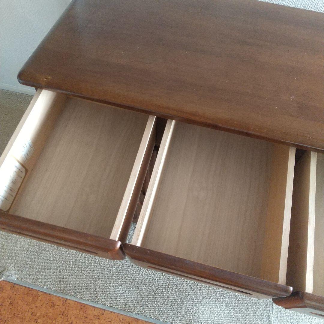 木製4ドアキャビネット 2口コンセント付き　株式会社又七木工社