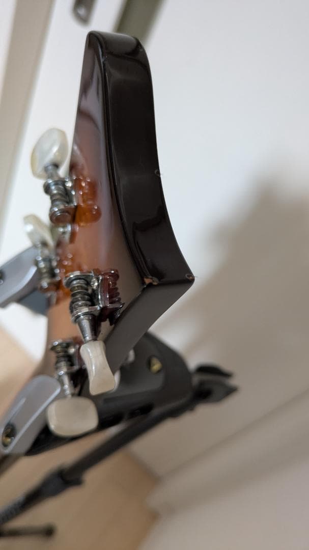 Hofner Ignition club SB ナットノブ交換済