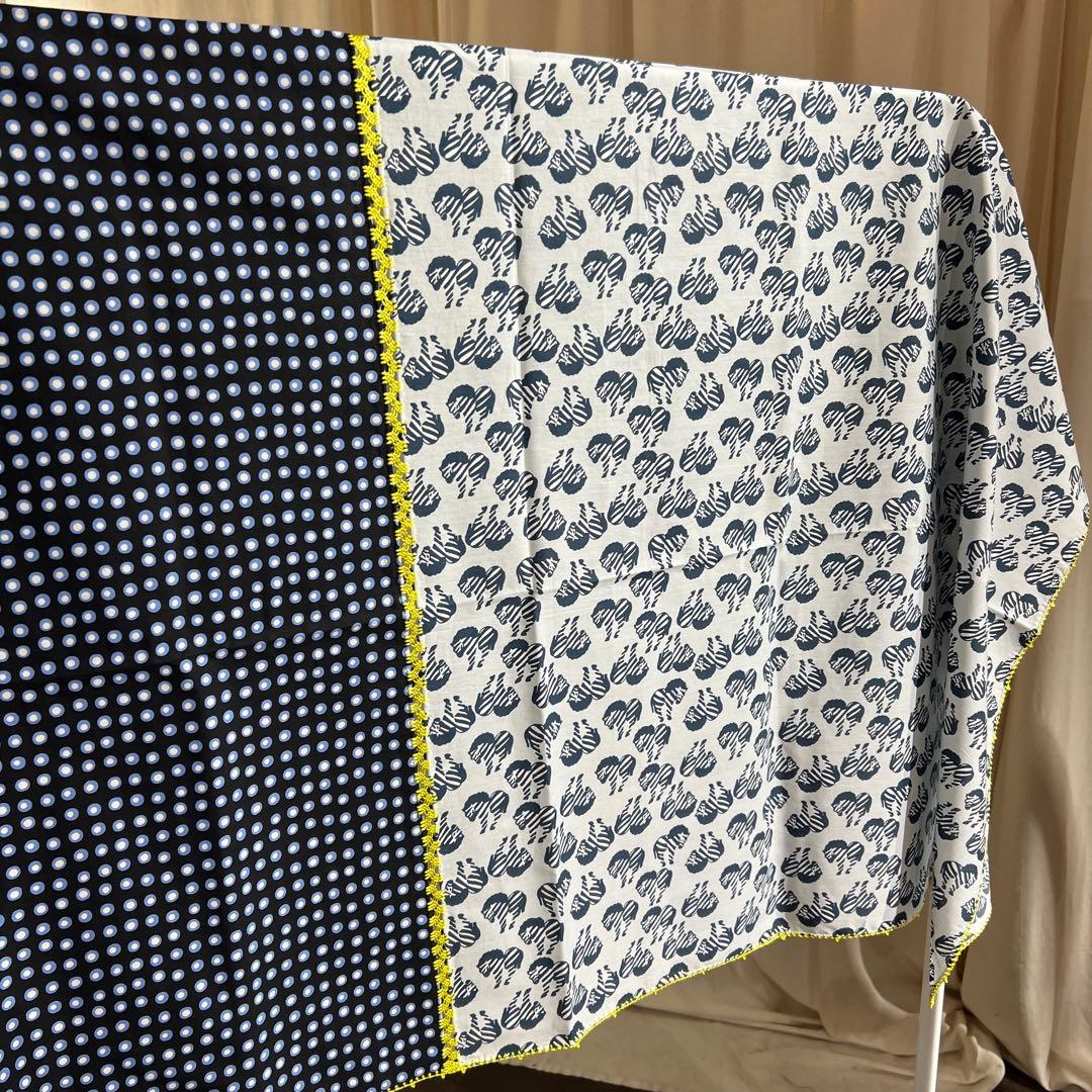 レオアトランテ　シマウマ柄　テーブルクロス