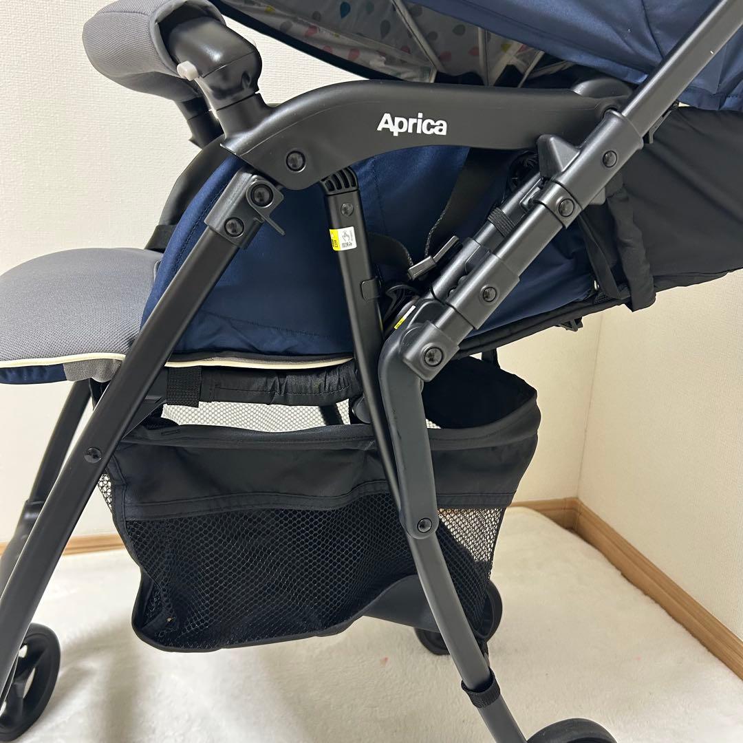 Thái Hoàng ページ、