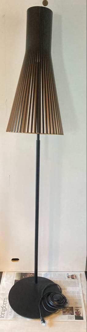 セクトデザイン フロアランプ Secto4210ブラック 北欧照明