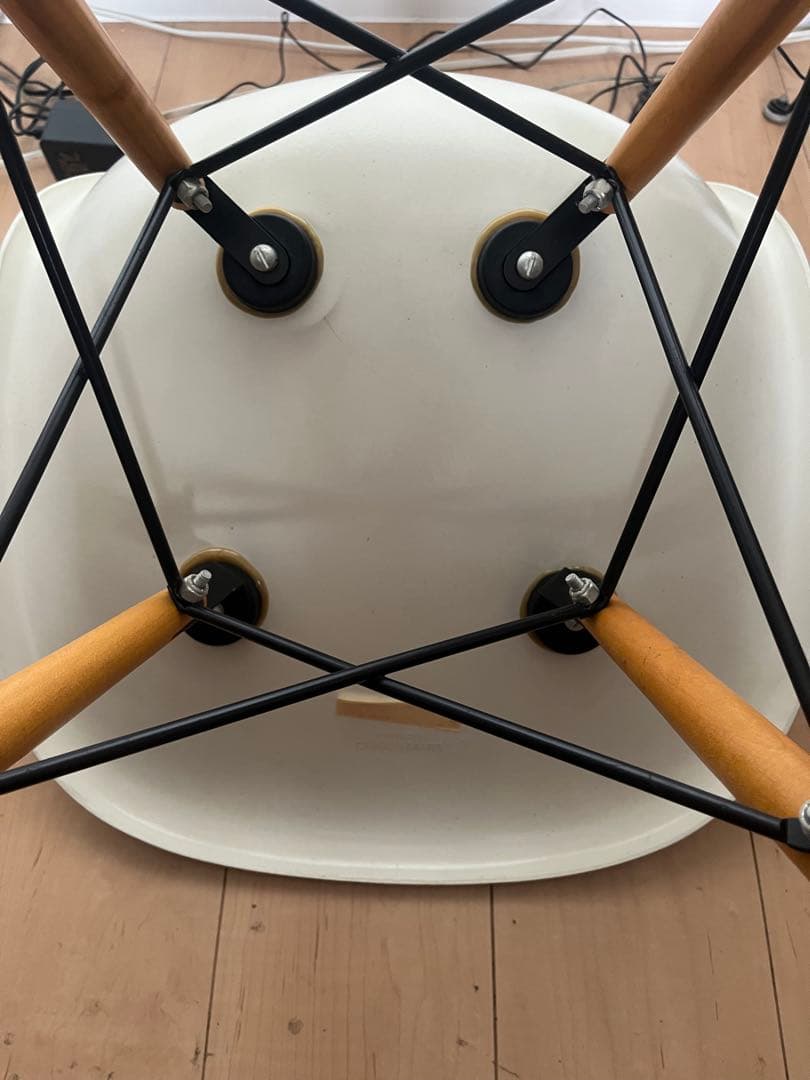 ハーマンミラー　イームズ　サイドシェルチェア ① ドゥエルベース