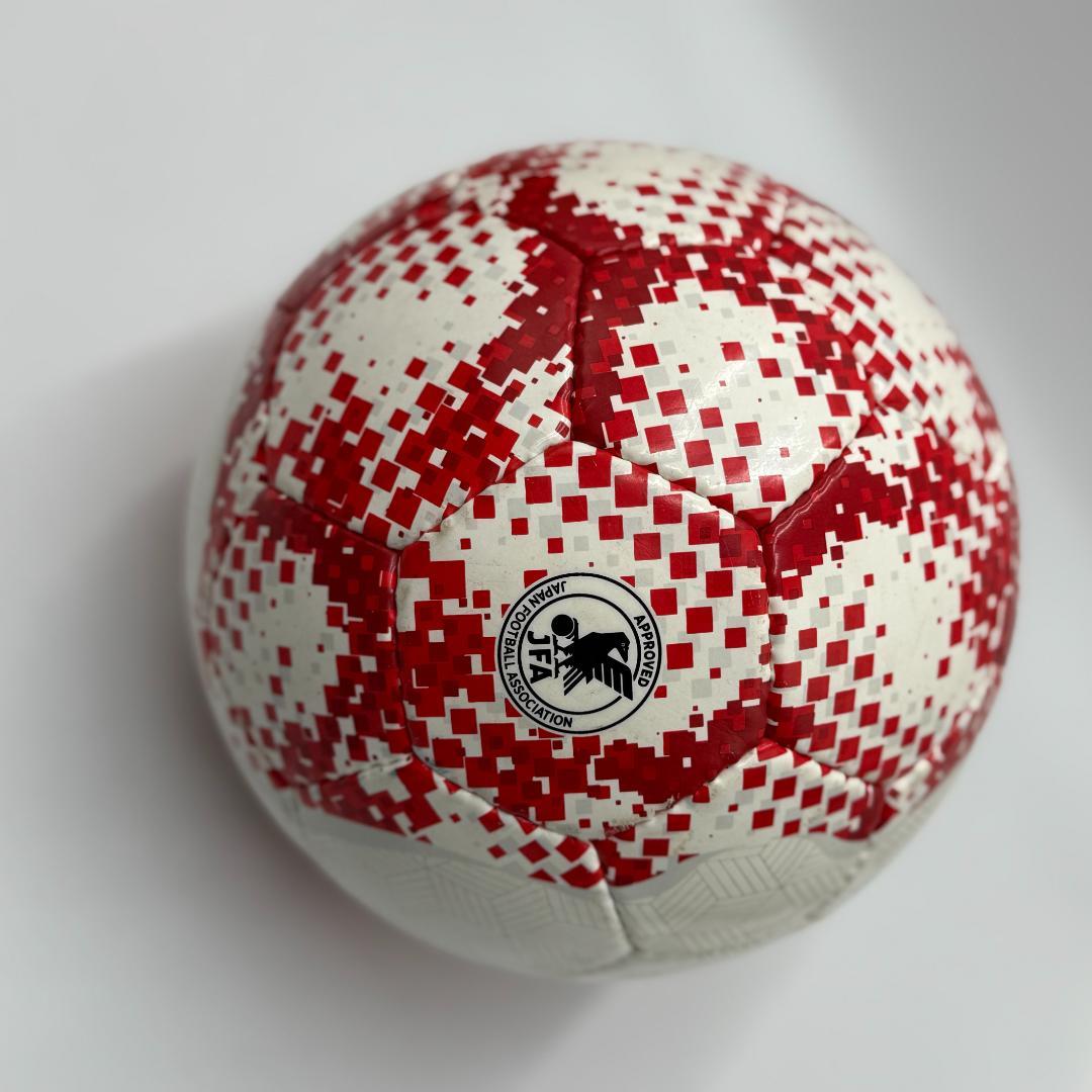 サッカーボール五号2個とフットサルボール(赤) モルテン アディダス