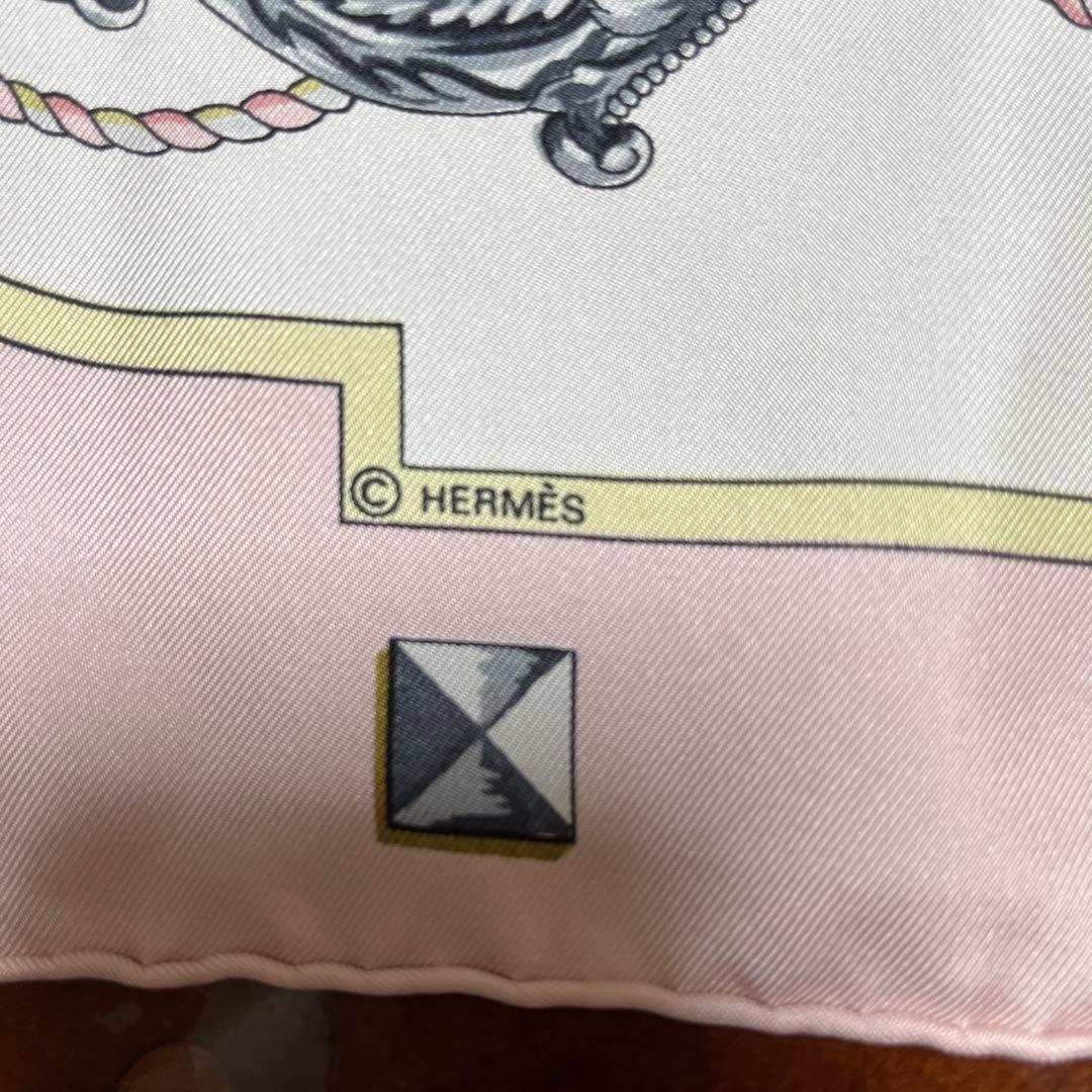 美品 エルメス スカーフ カレ90 シルク100% 鍵柄 レディース