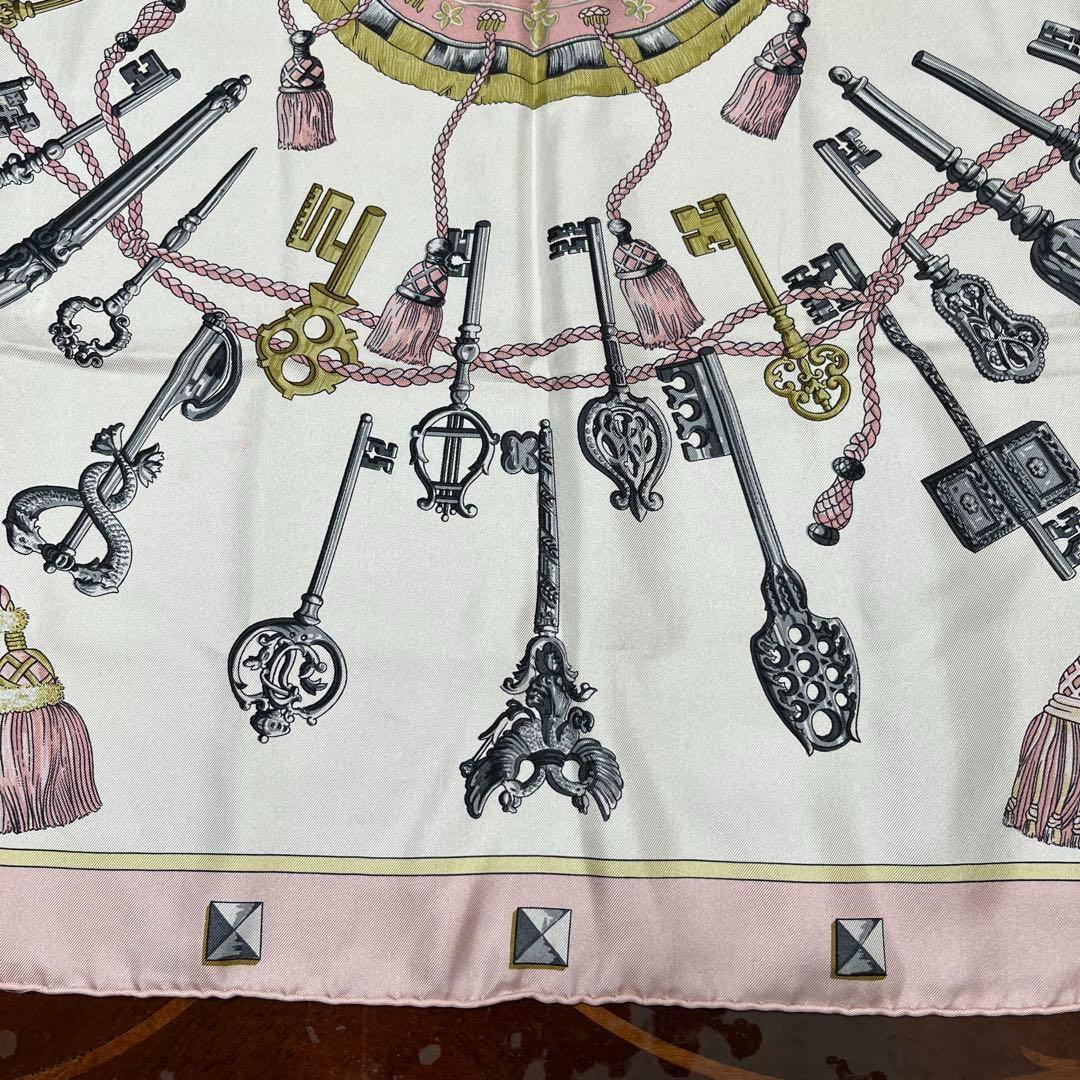 美品 エルメス スカーフ カレ90 シルク100% 鍵柄 レディース