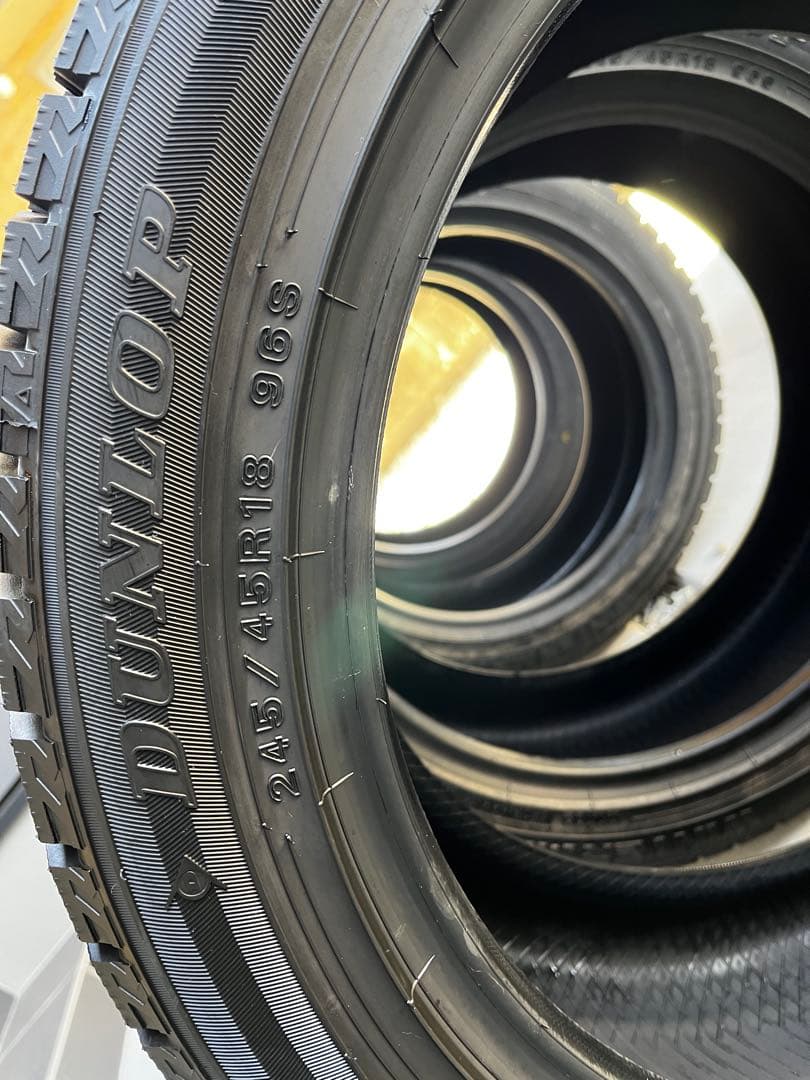 DUNLOP 245/45R18 スタッドレスタイヤ