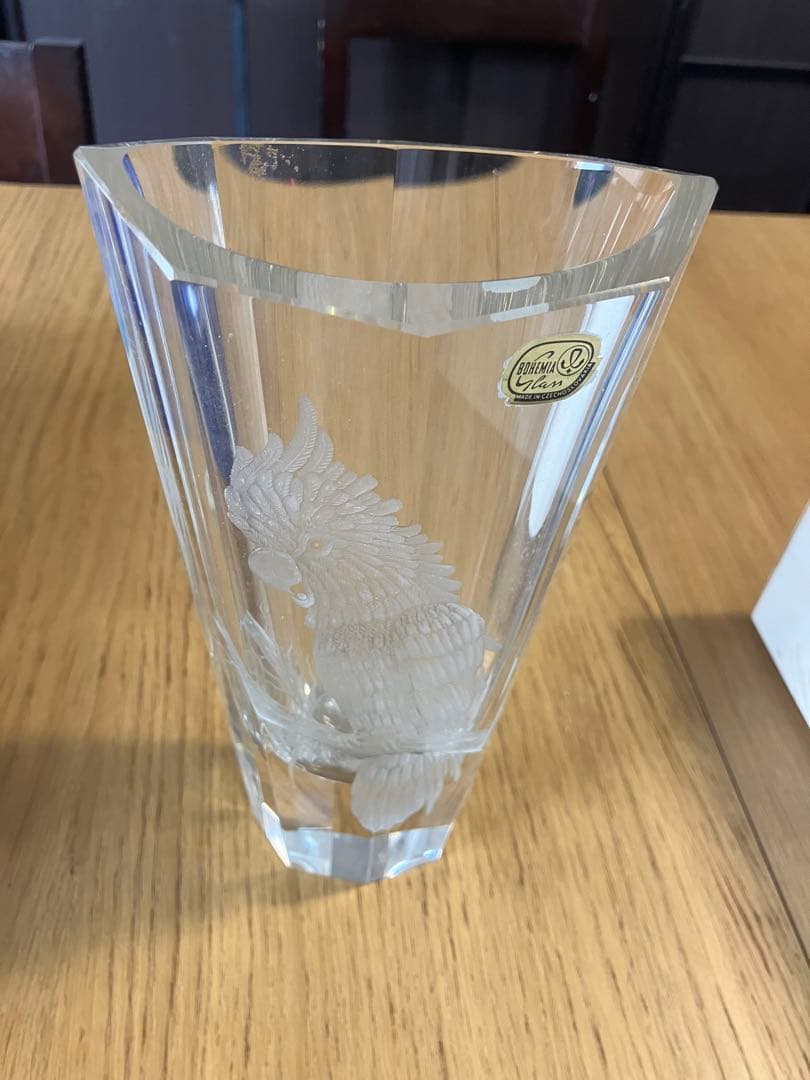 未使用BOHEMIA GLASS クリスタル花瓶 鷲の彫刻