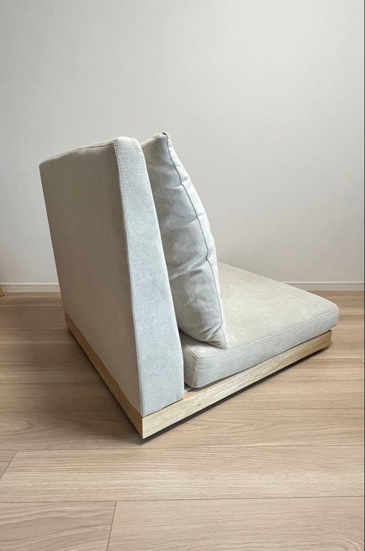 【美品】1.5人用　シンプルモダンソファ