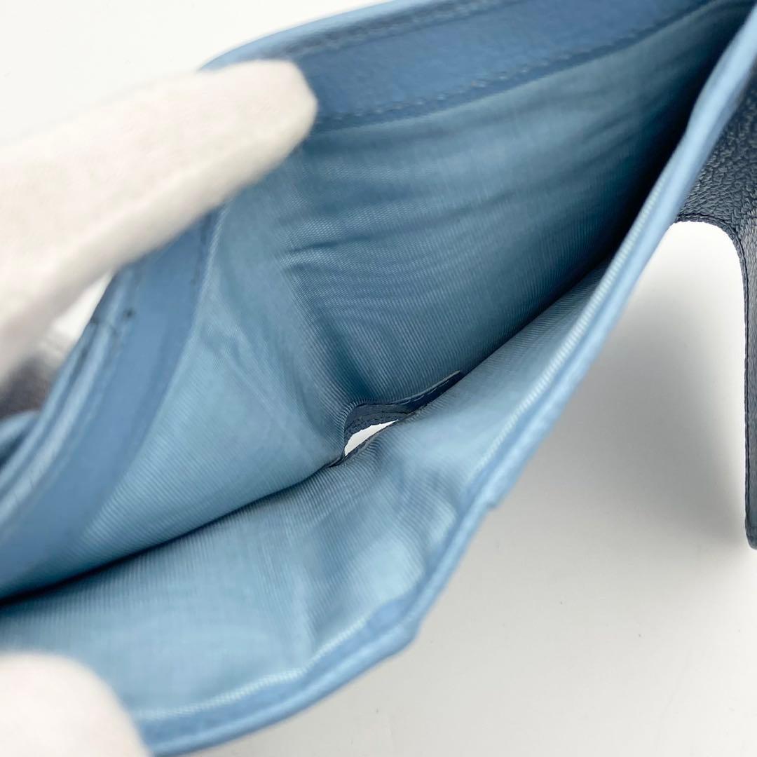 極美品/現行品● ミュウミュウ 折り財布 三つ折り ロゴ 金具 ブルー レザー