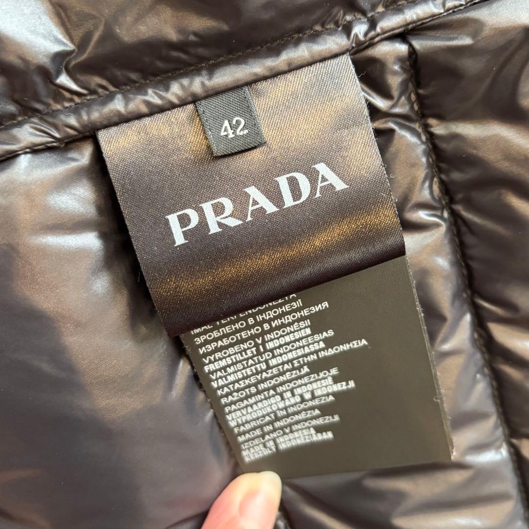 PRADA ダウンベスト