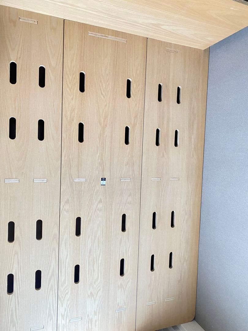 コアラ　木製ダブルベッドフレーム スリットデザイン