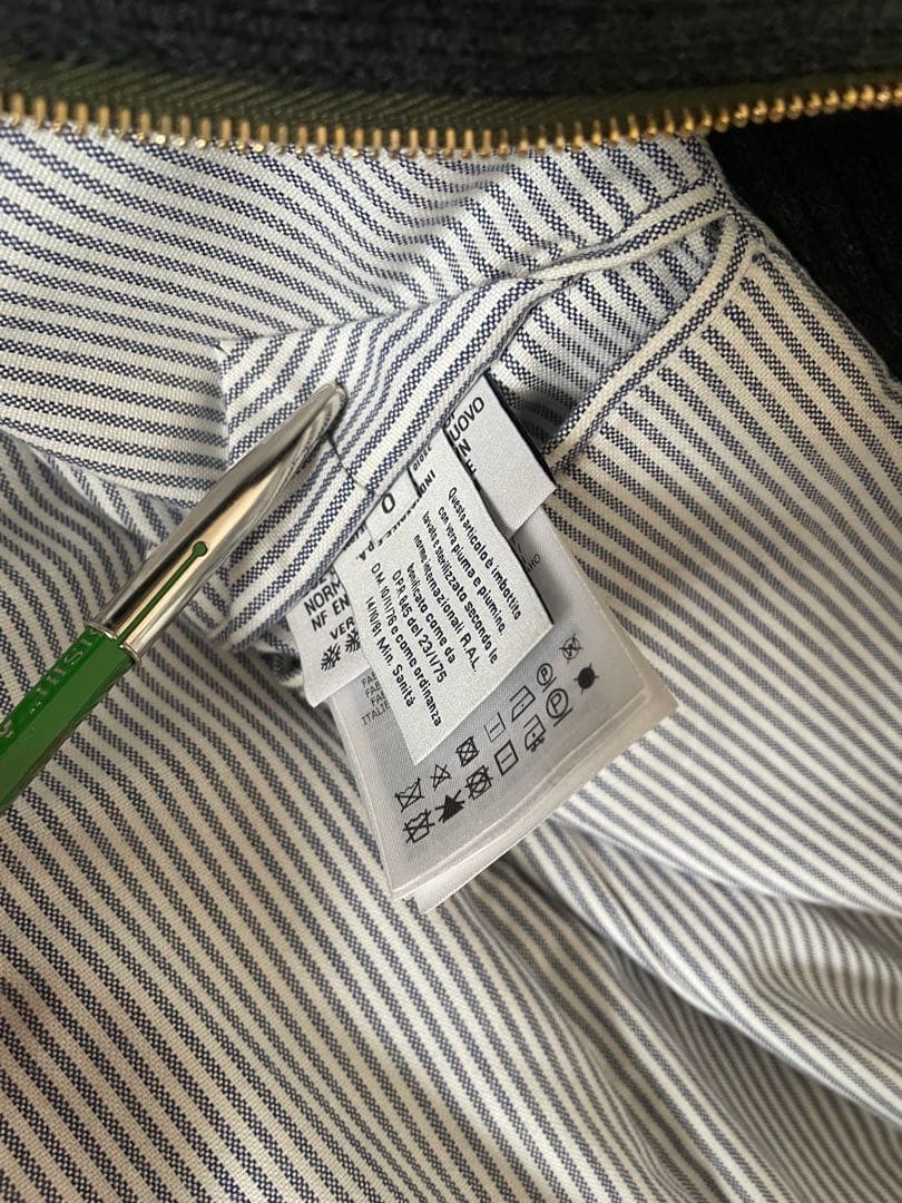 モンクレールガムブルー カモフラ柄ダウンジャケット　コート