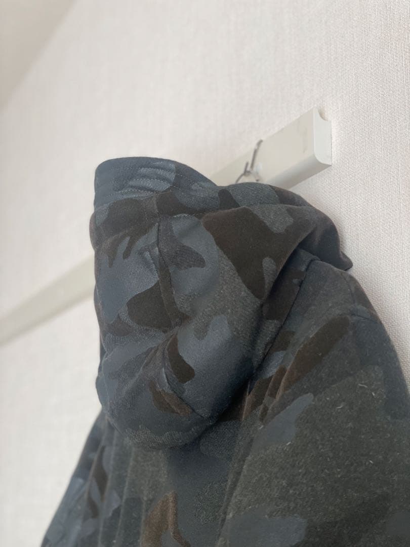 モンクレールガムブルー カモフラ柄ダウンジャケット　コート