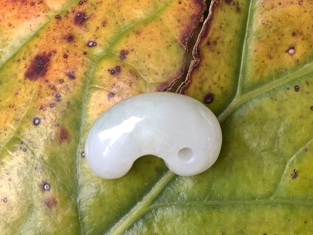 ✳極上材料使用‼️ 氷*糸魚川翡翠勾玉　神様と通じる縁起物お守り　鑑別書取得極上品