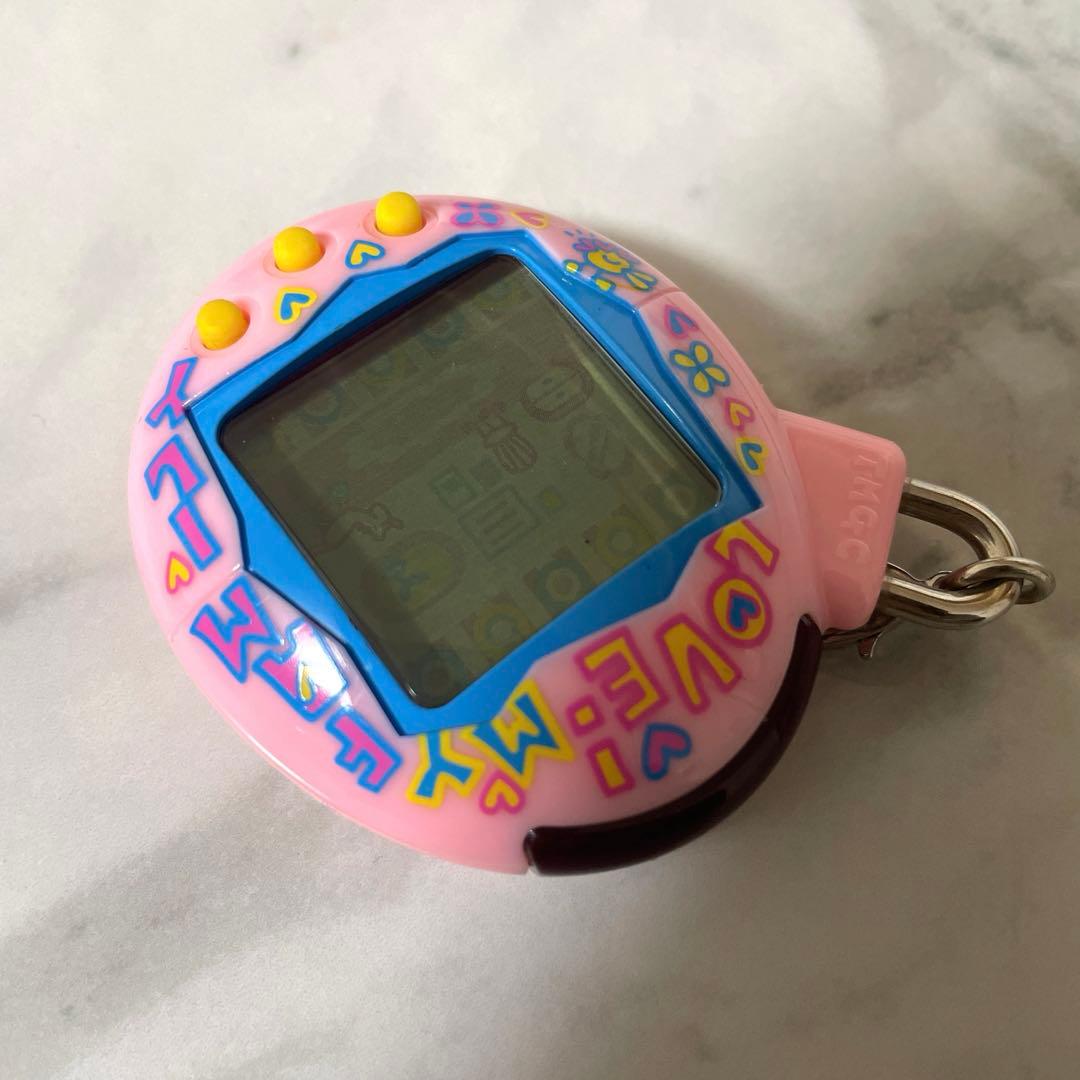 いぇー！ふぁみりーイロイロ！ たまごっちプラス ふぁみたまラブ ピンク