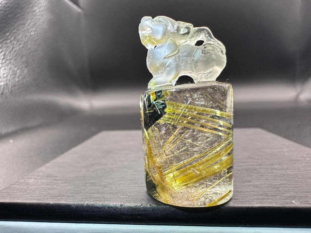 タイチンルチル彫物（貔貅）