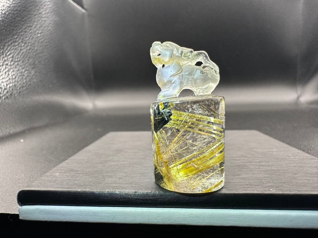 タイチンルチル彫物（貔貅）