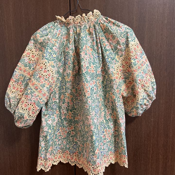 ULLA JOHNSON パフスリーブトップス