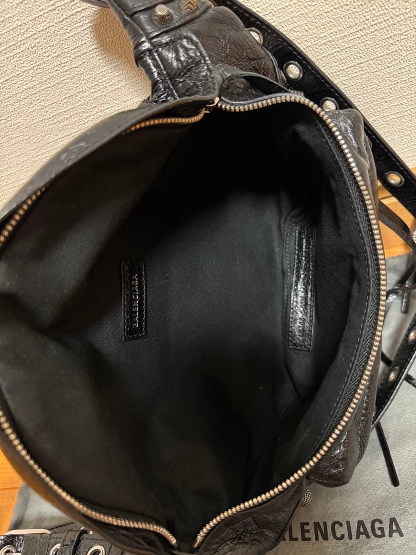 BALENCIAGA LE CAGOLE バッグ