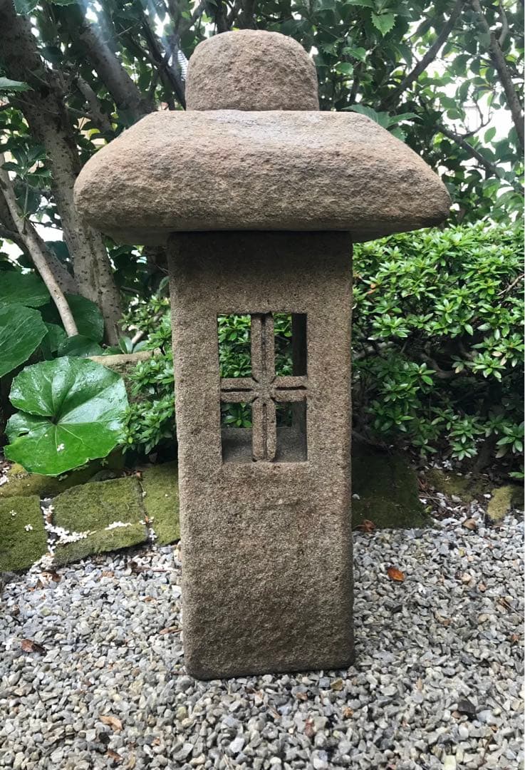 【天然石・茶庭石灯篭・坪庭灯篭・箱庭灯篭】庭石オブジェ造園ガーデニング飾り石苔石