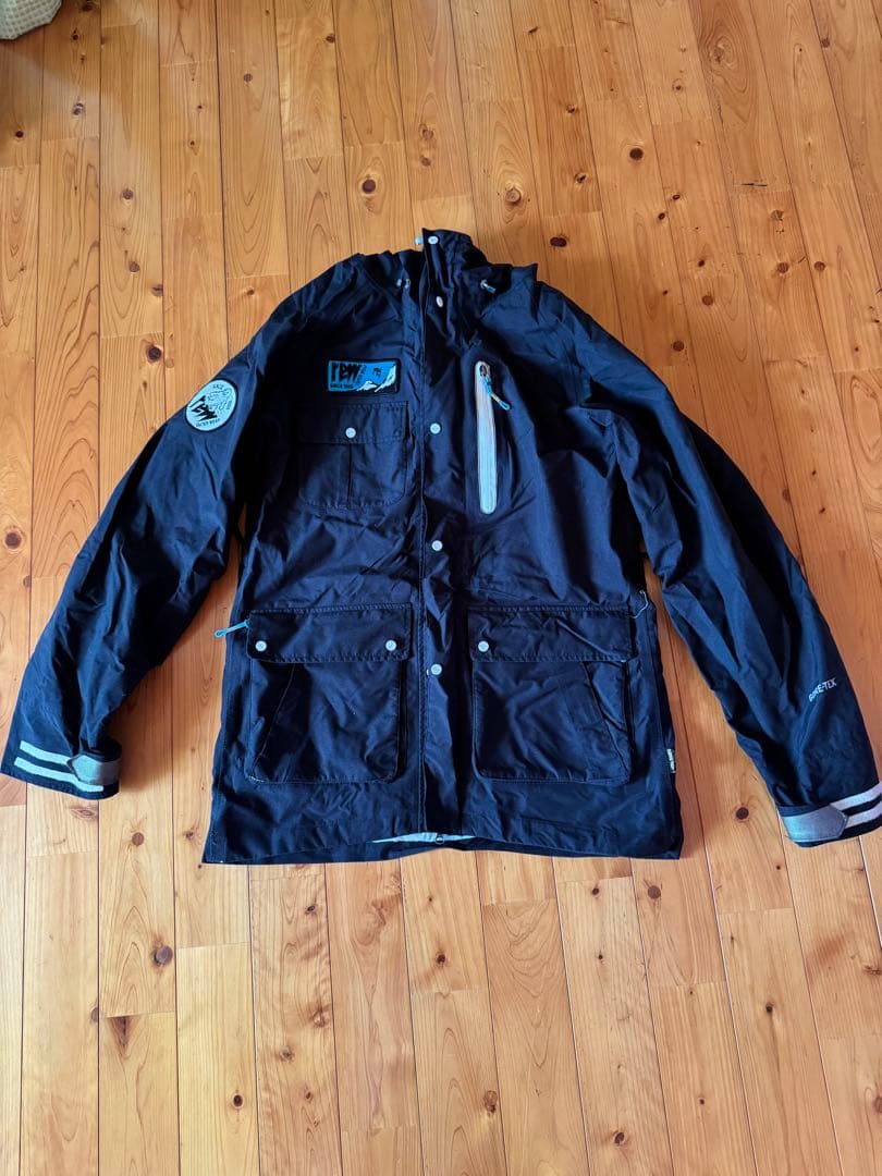 上下REW FRH スノーボードウェア 黒 迷彩 GORETEX