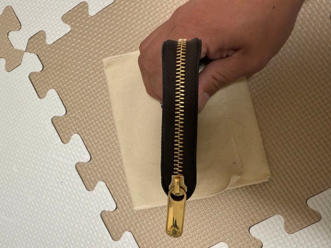 ジッピー・パース LOUIS VUITTON