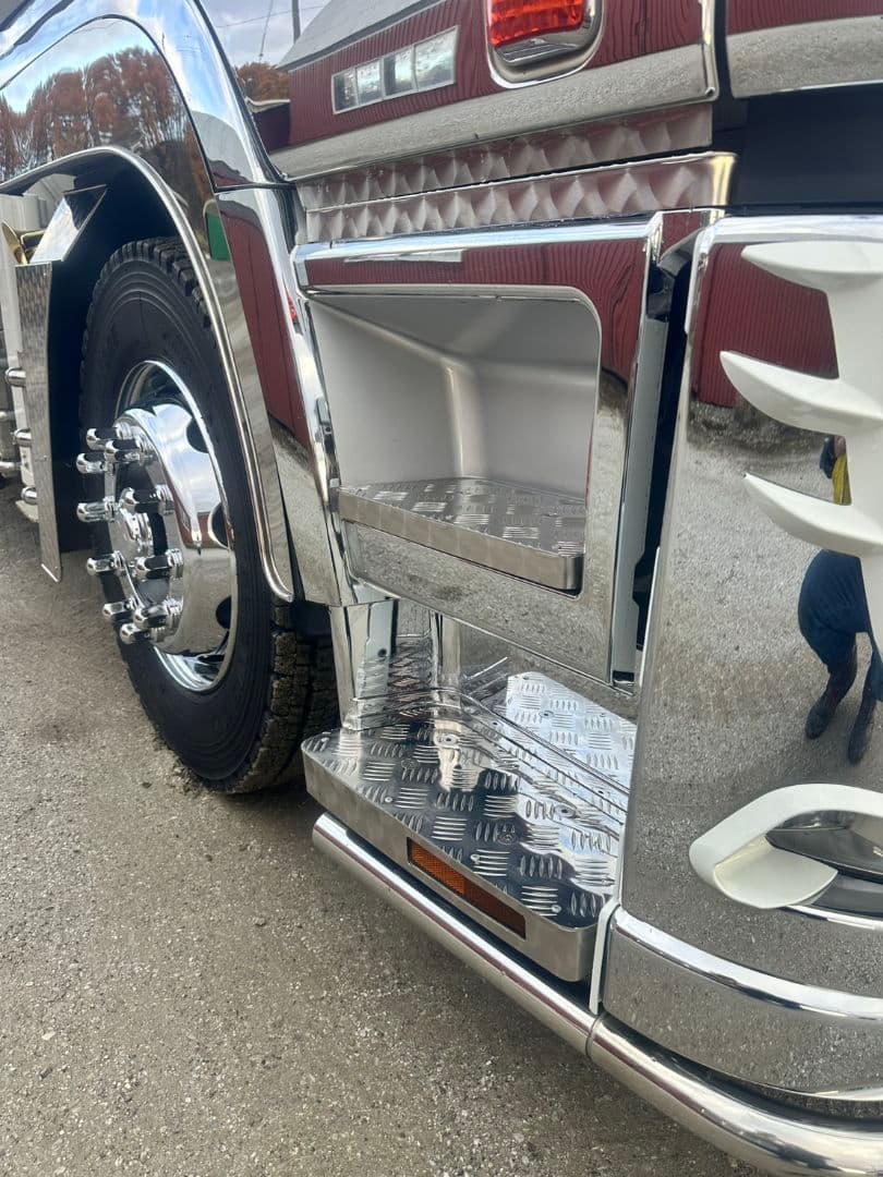 コ*ア様 17スーパーグレート　サイドステップアルミ縞板×鱗ステンボルトナット付