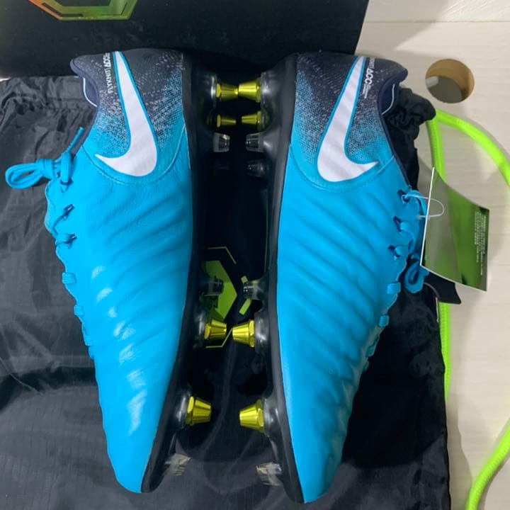 ナイキ ティエンポレジェンド 7 SG ACC 25.0cm 水色